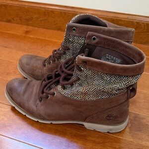 Timberland Women's Brown and Tweed  Boots